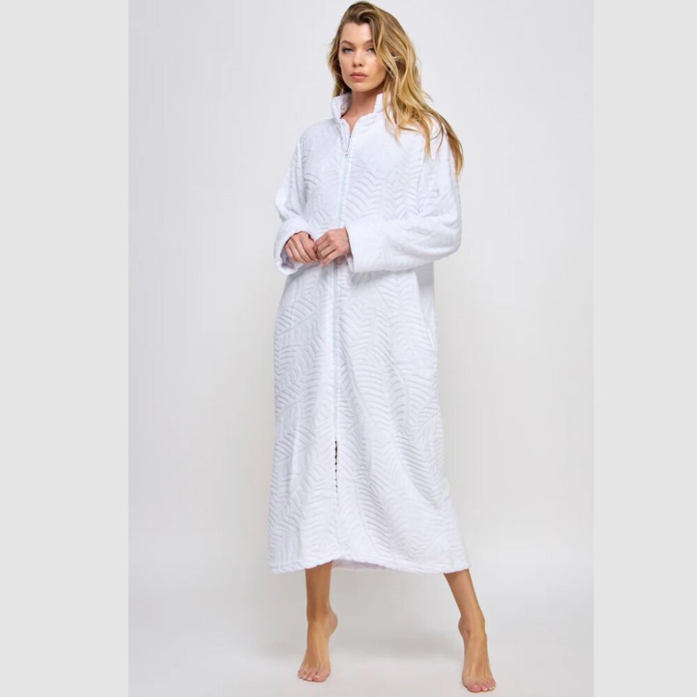 Jacquard Sabrina Collared Zip Front Robe - Picture 8 of 8
